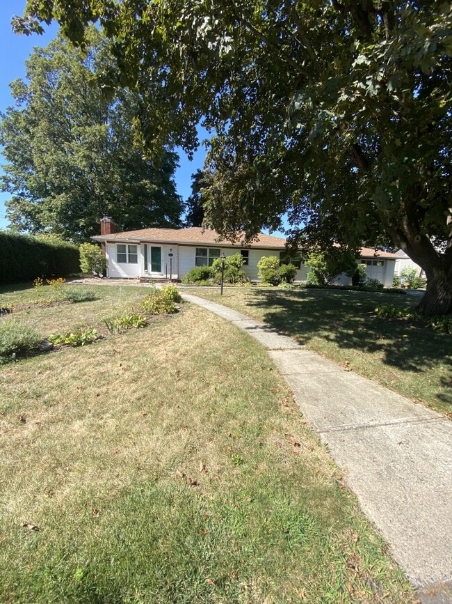 36 Ridgecrest Rd in Amherst, MA - Building Photo - Building Photo