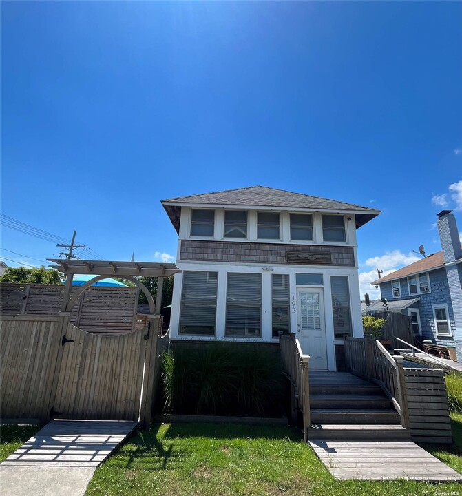 192 Cottage Walk in Ocean Beach, NY - Building Photo