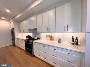 986 Henry Ave in Wayne, PA - Building Photo - Building Photo