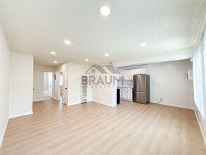 4636 Laurel Canyon Blvd, Unit 38 in Los Angeles, CA - Building Photo - Building Photo