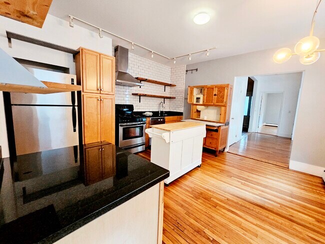 77 Columbus Ave, Unit 101 in Somerville, MA - Building Photo - Building Photo