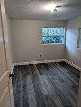 5209 Delphin Ln in Jacksonville, FL - Building Photo - Building Photo