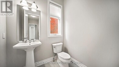 129 Robert Berry Crescent in King, ON - Building Photo - Building Photo