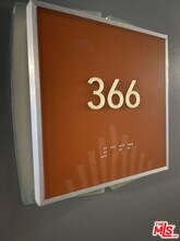 100 S Alameda St in Los Angeles, CA - Foto de edificio - Building Photo