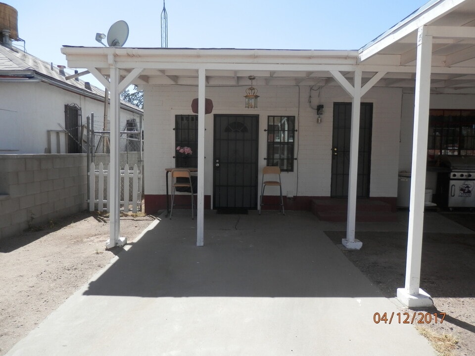 300 S Iron St in Deming, NM - Building Photo