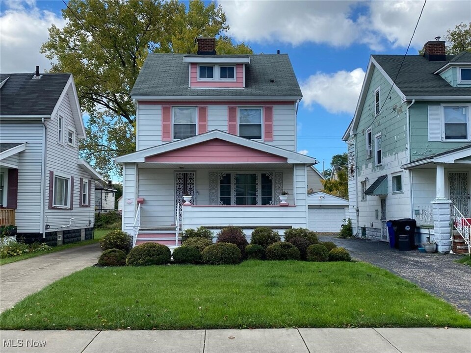 3210 E 119th St in Cleveland, OH - Building Photo