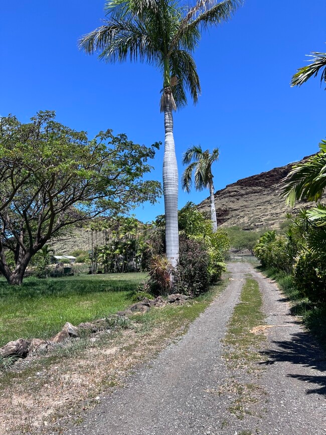 property at 87-334 Hakimo Rd