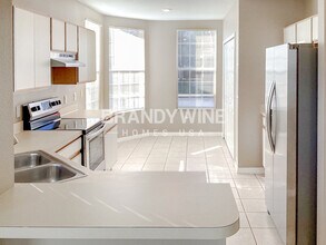 9701 Carlsdale Dr in Riverview, FL - Foto de edificio - Building Photo