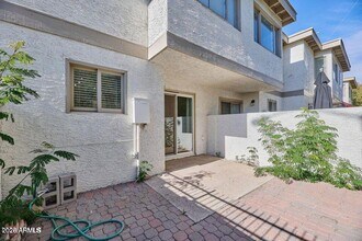 1402 E Osborn Rd in Phoenix, AZ - Building Photo - Building Photo