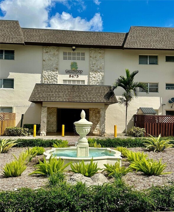 8475 SW 94th St in Miami, FL - Foto de edificio