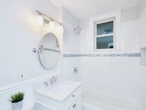 35 Roseway St, Unit #2 in Boston, MA - Building Photo - Building Photo