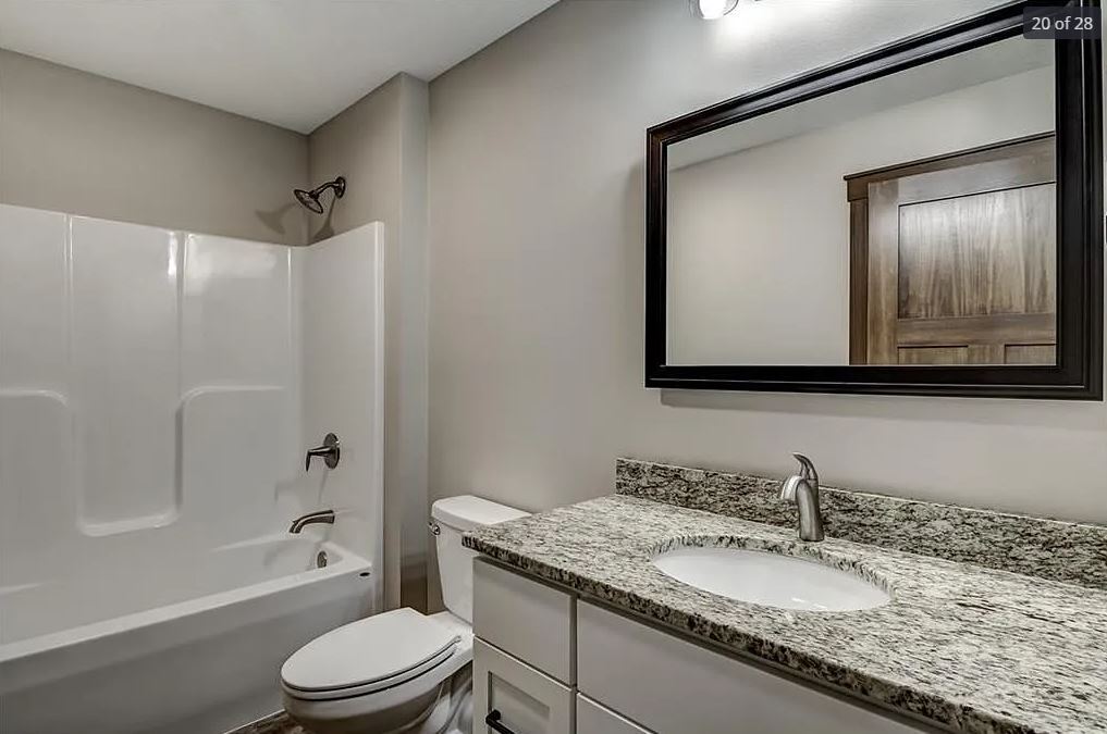 241 Cole Dr in Eau Claire, WI - Building Photo