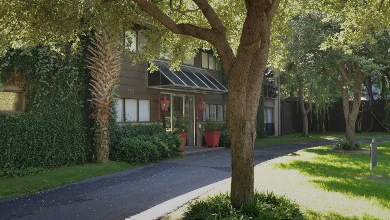 Drake in Dallas, TX - Foto de edificio