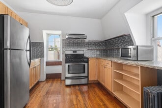 15 Fort Charles Pl, Unit 3 in Bronx, NY - Foto de edificio - Building Photo