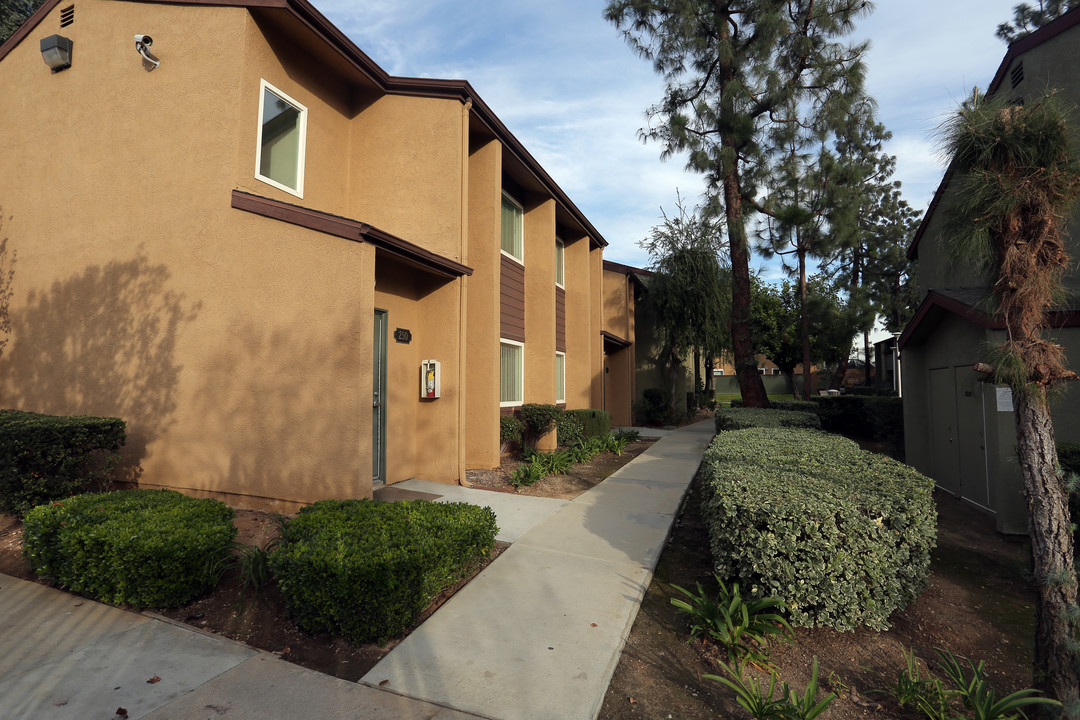 Kern Villa Apartments in Los Angeles, CA - Building Photo