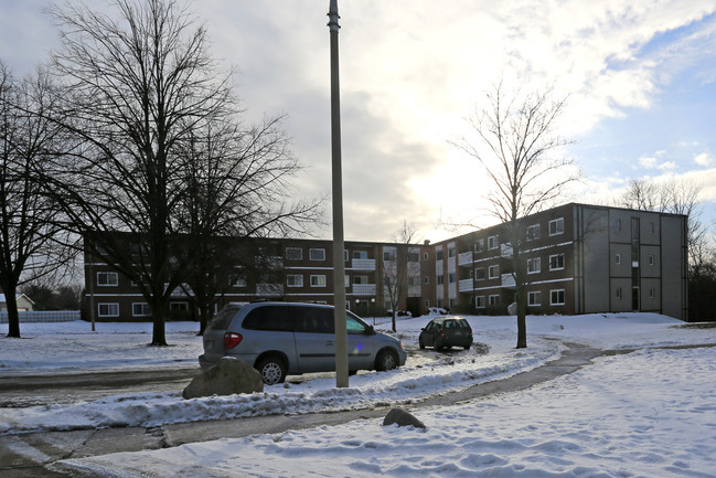 Parkview Apartments in Kitchener, ON - Building Photo - Building Photo