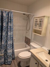 9911 Sandalfoot Blvd, Unit 114 in Boca Raton, FL - Foto de edificio - Building Photo