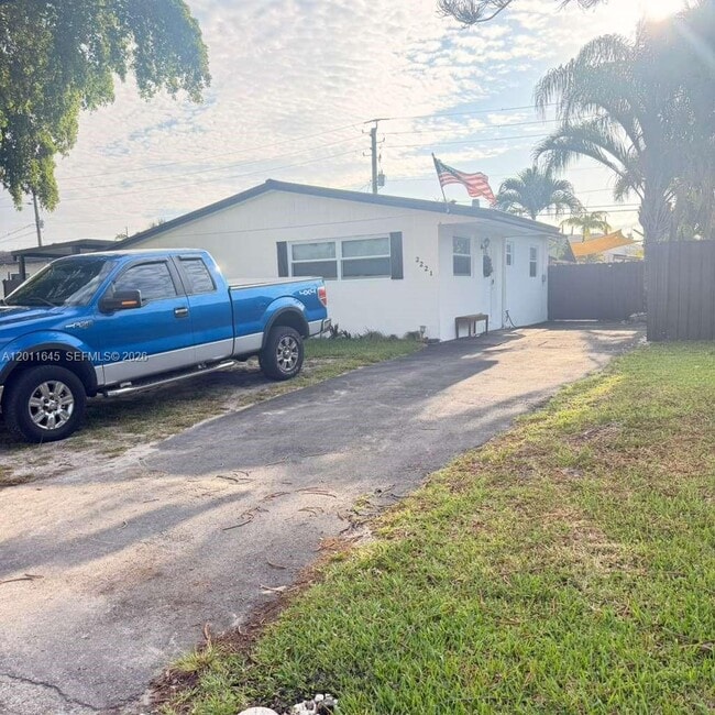 property at 2221 N 61st Ave