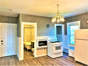 6 Almont Ave, Unit 3 in Worcester, MA - Building Photo - Building Photo