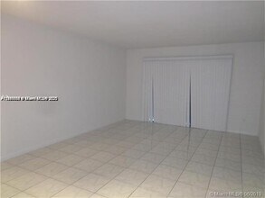 15225 NE 6th Ave in Miami, FL - Building Photo - Building Photo