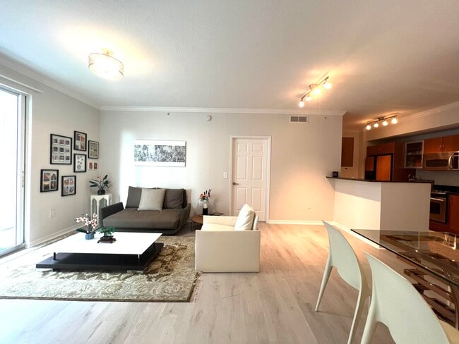 806 E Windward Way in Lantana, FL - Building Photo - Building Photo