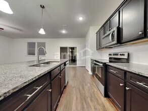 998 Tan Tara Trl in Jacksonville, FL - Foto de edificio - Building Photo