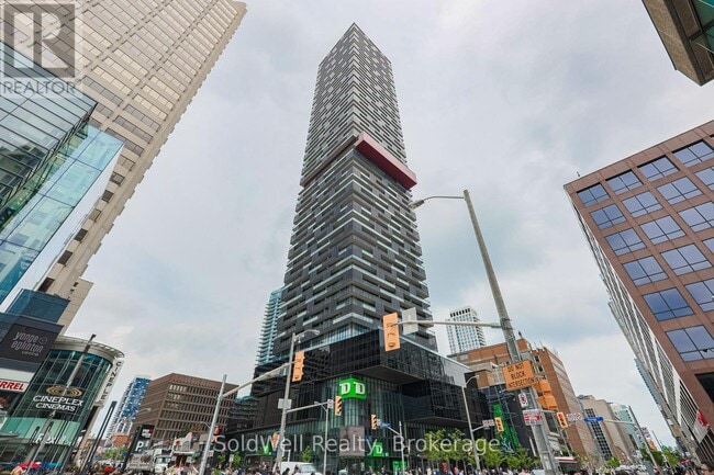 3904-3908 EGLINTON Ave in Toronto, ON - Building Photo - Building Photo
