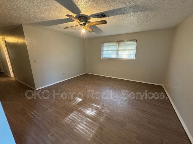9313 NE Stardust Ln in Midwest City, OK - Building Photo - Building Photo