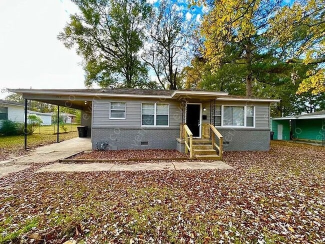 property at 713 Brewer St