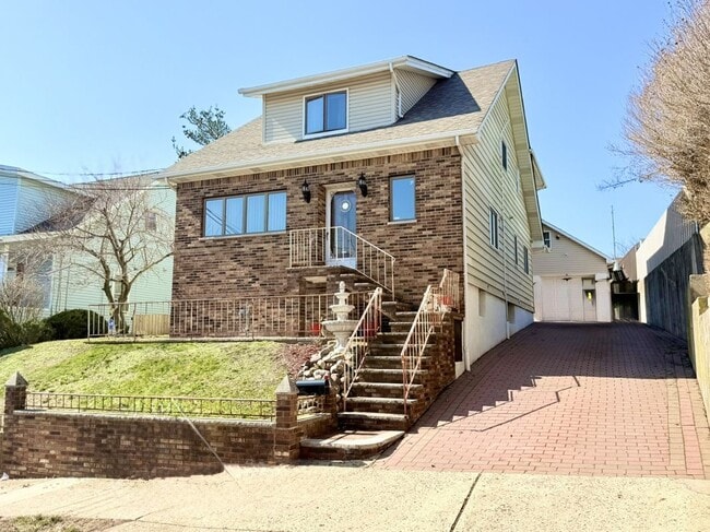 property at 47 Harding Ct