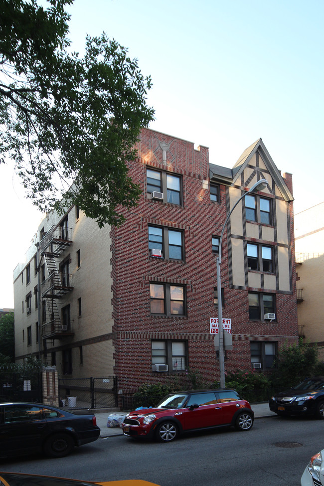 43-13 41st St in Sunnyside, NY - Building Photo - Building Photo