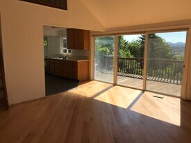 1609 7th Ave SE, Unit B in Olympia, WA - Building Photo