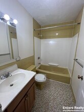 11 April Ln, Unit 2 BED 1 BATH in Lexington, MA - Building Photo - Building Photo