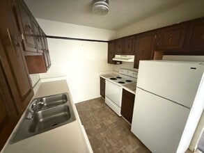Highland Heights 138 in Danville, VA - Building Photo - Interior Photo