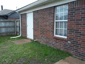 8051 German Creek Dr in Memphis, TN - Building Photo - Building Photo