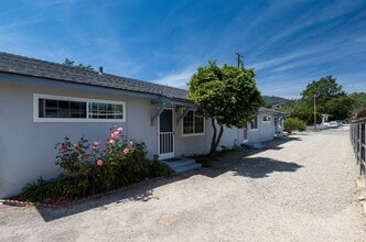 8962 Nye Rd in Ventura, CA - Building Photo - Building Photo