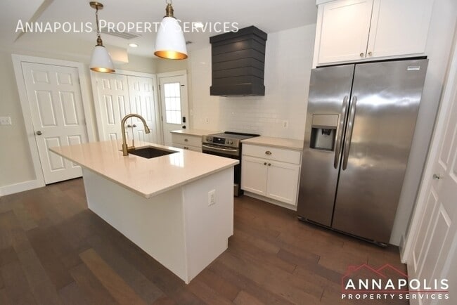 1708 Chesapeake Dr in Edgewater, MD - Building Photo - Building Photo