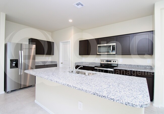 18577 W Bronco Trl in Wittmann, AZ - Building Photo - Building Photo