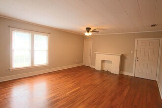 130 Rowland Pl-Unit -130 1/2 Rowland (Upstairs) in Tyler, TX - Foto de edificio - Building Photo