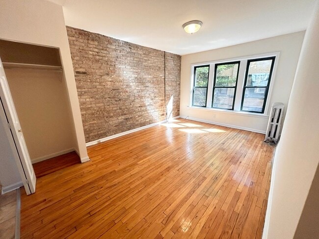 2322 N Spaulding Ave, Unit 2334.5-3B