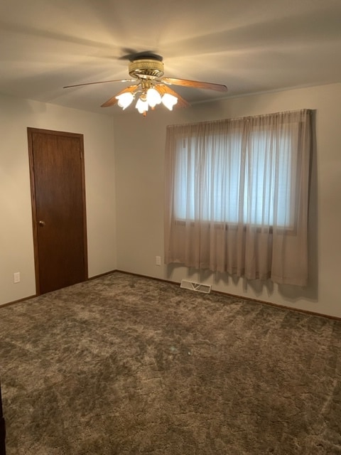 7112 W Saint Paul Ave, Unit 1st Floor in Milwaukee, WI - Building Photo - Building Photo