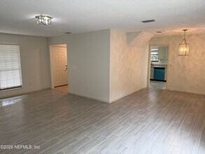 2381 Hampton Falls Dr W in Jacksonville, FL - Building Photo - Building Photo