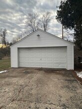 938 Allen Rd in Jackson, MI - Building Photo - Building Photo