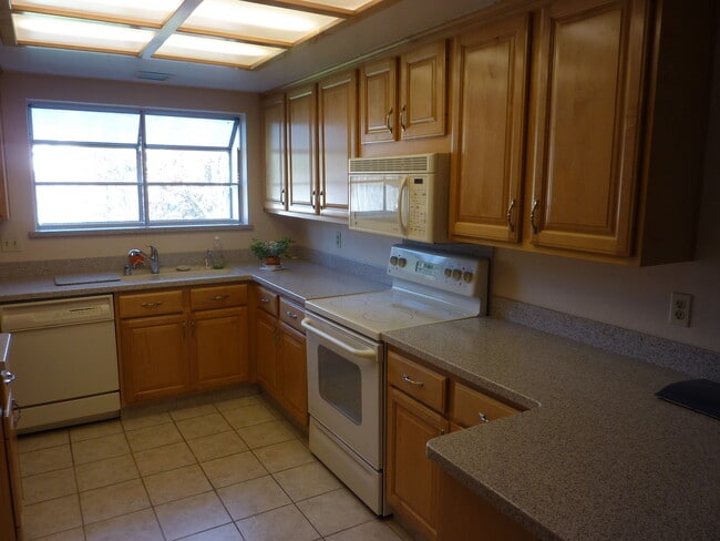 6027 Sierravale Way in Citrus Heights, CA - Building Photo - Building Photo