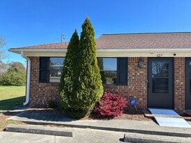 627 Plymouth St in Washington, NC - Building Photo