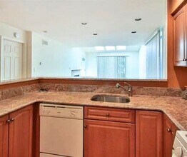 700 Mainsail Ln in Secaucus, NJ - Building Photo - Building Photo