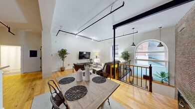 13-19-19 Stanhope St in Boston, MA - Building Photo - Building Photo