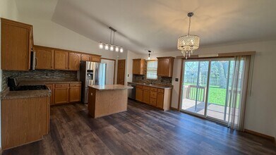 6387 Amanda Dr in Portage, IN - Building Photo - Building Photo