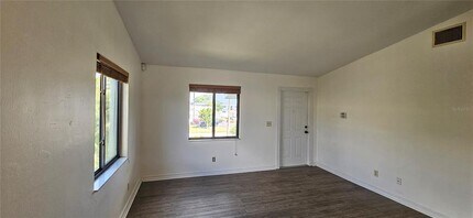 4904 Vincennes Ct in Cape Coral, FL - Building Photo - Building Photo