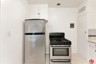 1152 Irolo St-Unit -4 in Los Angeles, CA - Building Photo - Building Photo